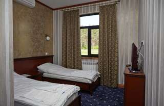 Отель Carivka Hotel Царивка Стандартный двухместный номер с 1 кроватью или 2 отдельными кроватями-2
