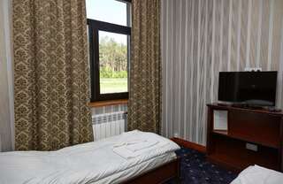 Отель Carivka Hotel Царивка Стандартный двухместный номер с 1 кроватью или 2 отдельными кроватями-8
