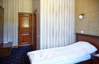 Отель Carivka Hotel Царивка Стандартный двухместный номер с 1 кроватью или 2 отдельными кроватями-10